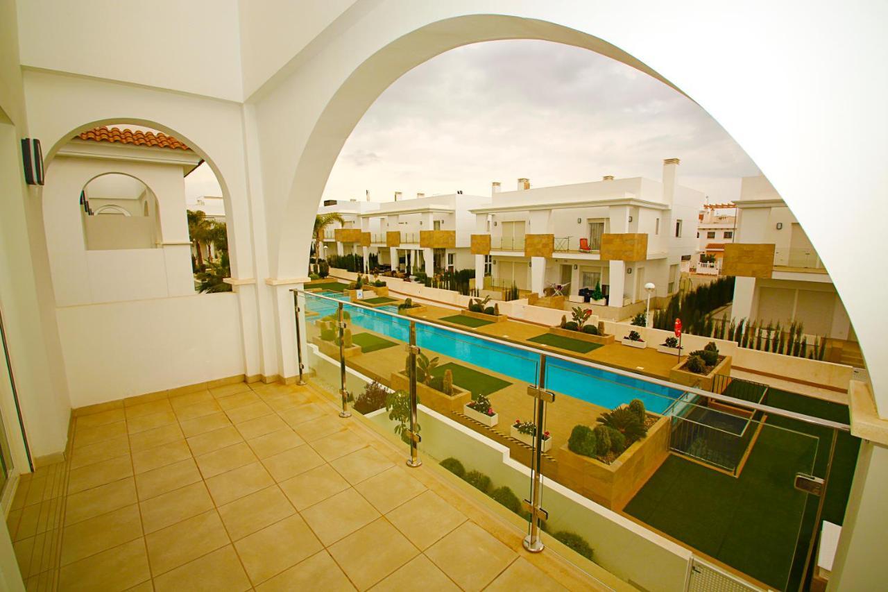 Luxury Bungalow Allegra 43 With Ac And Pool Сиудад Кесада Екстериор снимка