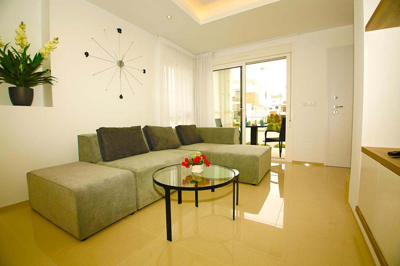 Luxury Bungalow Allegra 43 With Ac And Pool Сиудад Кесада Екстериор снимка
